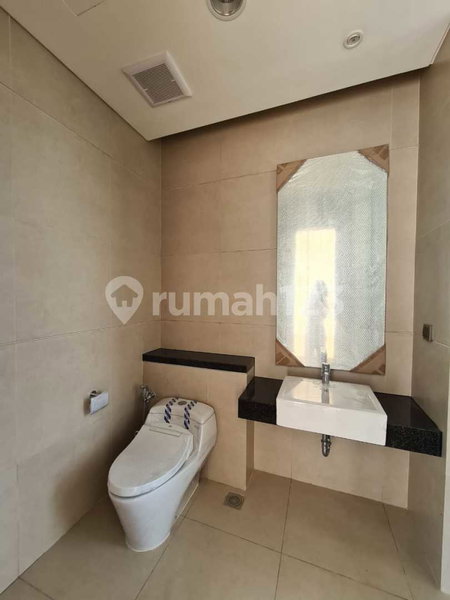 House for rent in West Jakarta, Indonesia · Cengkareng · 4 rooms, 4 baths