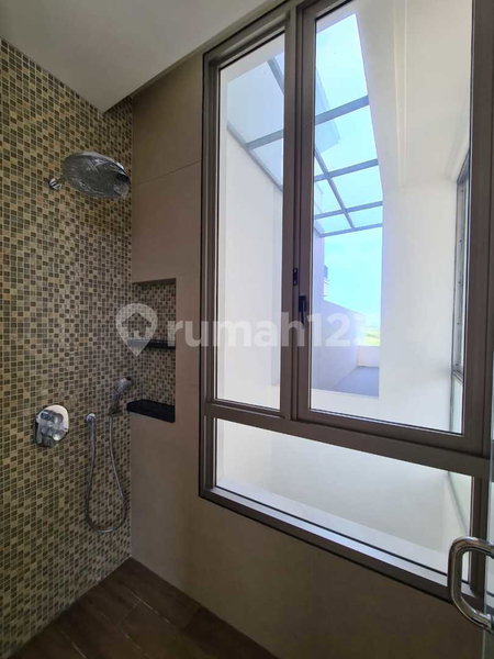 House for rent in West Jakarta, Indonesia · Cengkareng · 4 rooms, 4 baths