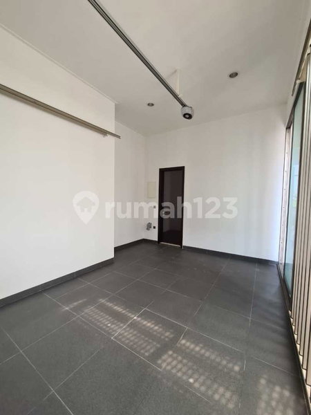 House for rent in West Jakarta, Indonesia · Cengkareng · 4 rooms, 4 baths