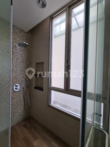 House for rent in West Jakarta, Indonesia · Cengkareng · 4 rooms, 4 baths