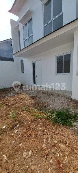 House for rent in Surabaya, Indonesia · 4 rooms, 3 baths