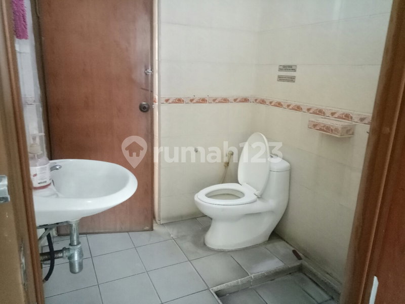 House for rent in Surabaya, Indonesia · 4 rooms, 3 baths