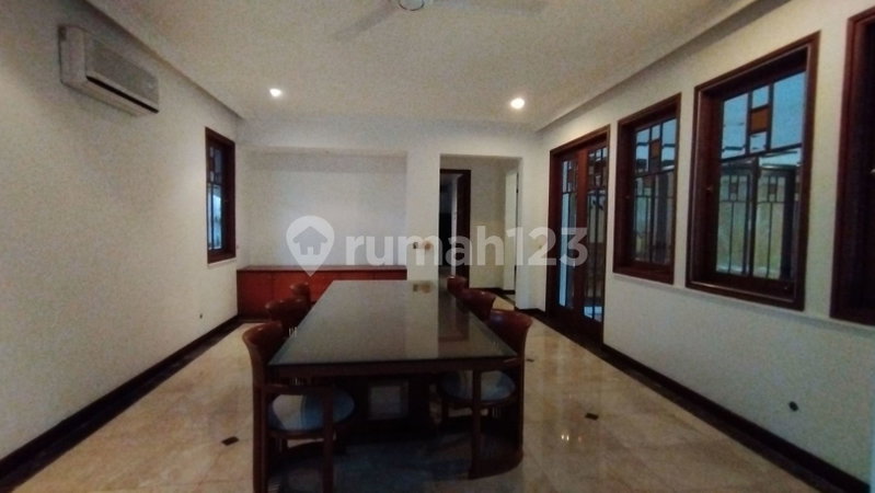 House for rent in South Jakarta, Indonesia · Cilandak · 5 rooms, 3 baths
