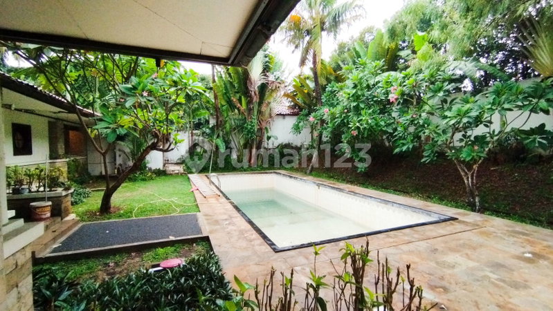 House for rent in South Jakarta, Indonesia · Cilandak · 5 rooms, 3 baths