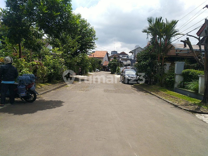 House for rent in Bandung, Indonesia · 3 rooms, 2 baths