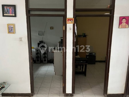 House for rent in Bandung, Indonesia · 3 rooms, 2 baths