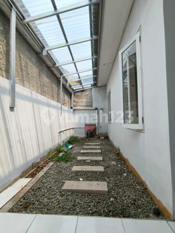 House for rent in Bandung, Indonesia · 4 rooms, 2 baths