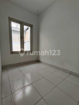 House for rent in Bandung, Indonesia · 4 rooms, 2 baths