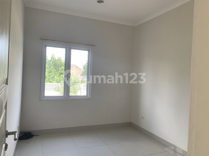 House for rent in Tangerang, Indonesia · Riding · 2 rooms, 1 bath