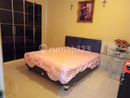 House for rent in Bandung, Indonesia · Coblong · 4 rooms, 4 baths