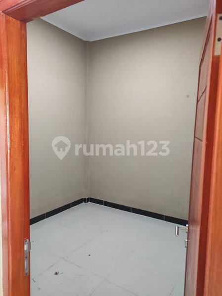 House for rent in Bekasi, Indonesia · 2 rooms, 1 bath