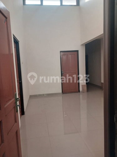 House for rent in Semarang, Indonesia · 3 rooms, 2 baths