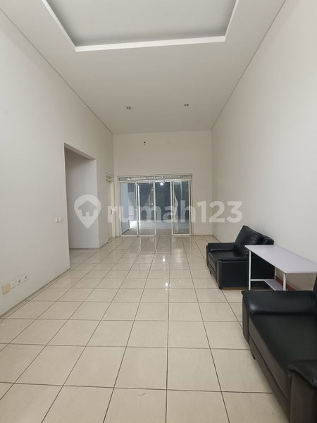 House for rent in Bandung, Indonesia · 2 rooms, 1 bath