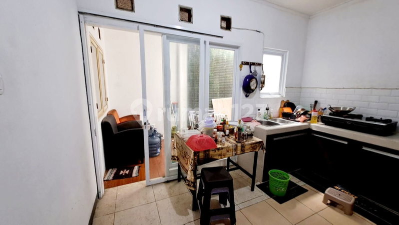 House for rent in Bandung, Indonesia · 3 rooms, 2 baths