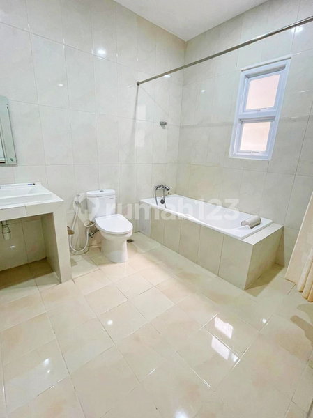 House for rent in Bekasi, Indonesia · 3 rooms, 3 baths
