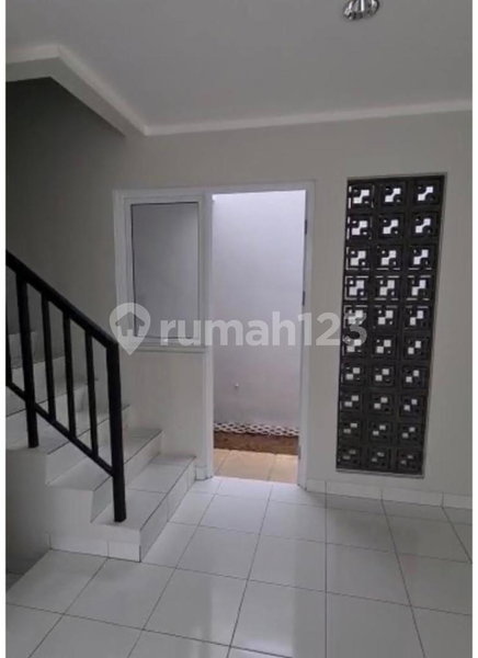 House for rent in Bandung, Indonesia · 2 rooms, 2 baths