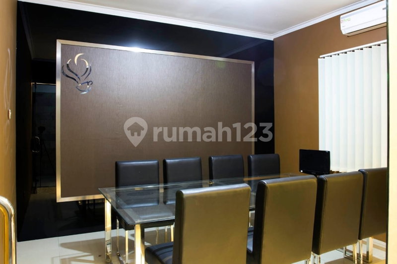 House for rent in Bandung, Indonesia · 5 rooms, 4 baths