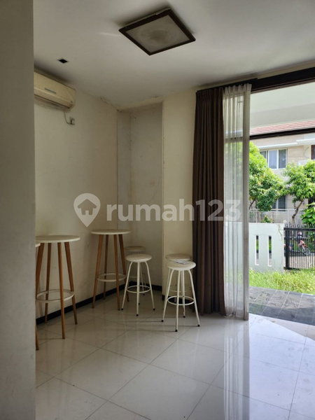 House for rent in Bandung, Indonesia · 5 rooms, 4 baths