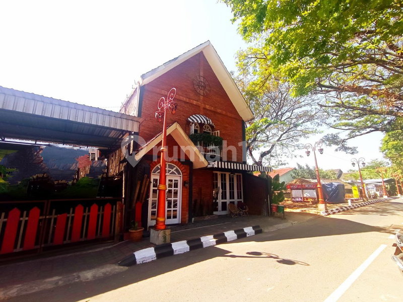 House for rent in Jakarta, Indonesia · Tebet · 2 rooms, 2 baths