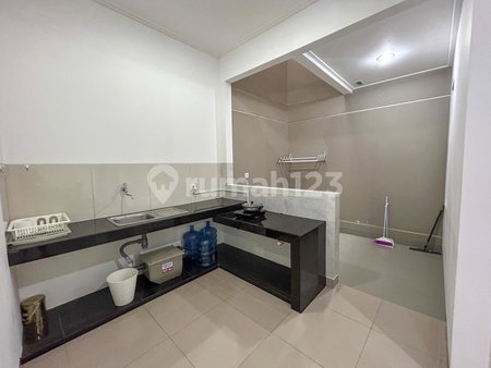 House for rent in Jakarta, Indonesia · Tebet · 3 rooms, 2 baths