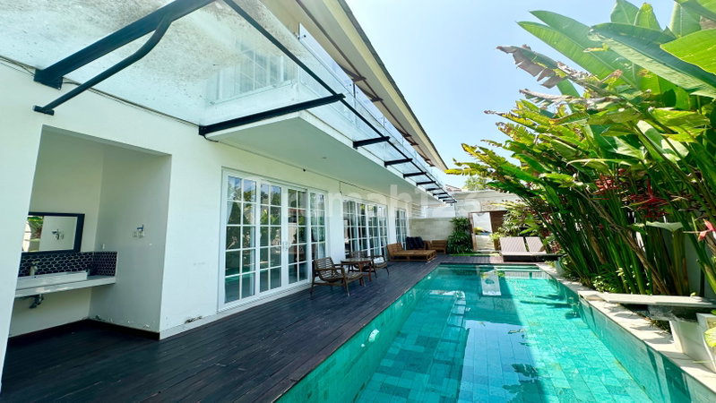 House for rent in Kuta, Indonesia · 3 rooms, 4 baths