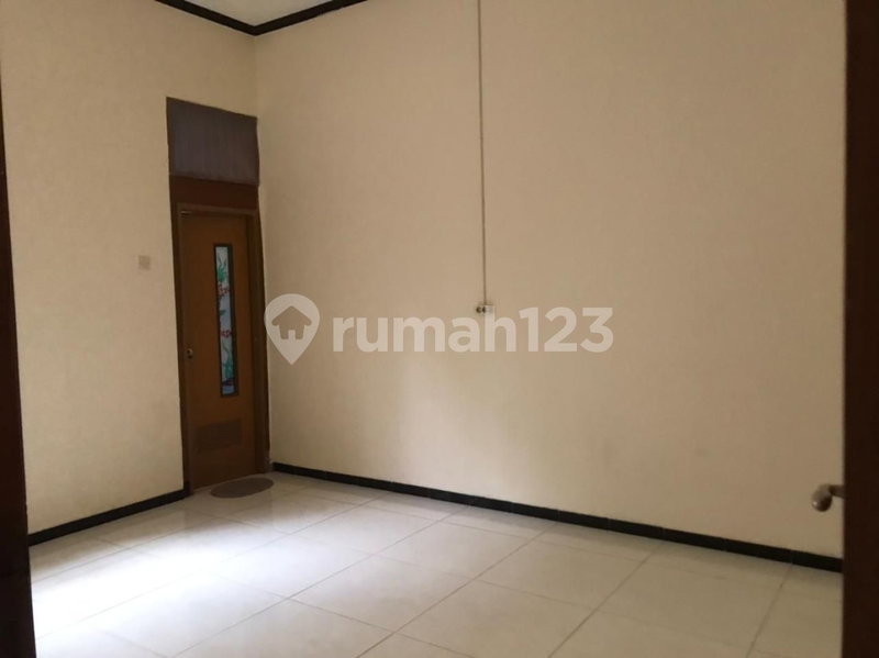 House for rent in Semarang, Indonesia · 3 rooms, 2 baths