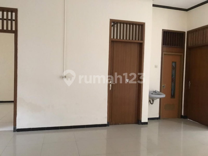 House for rent in Semarang, Indonesia · 3 rooms, 2 baths