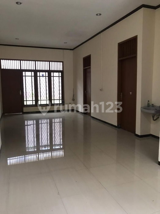 House for rent in Semarang, Indonesia · 3 rooms, 2 baths