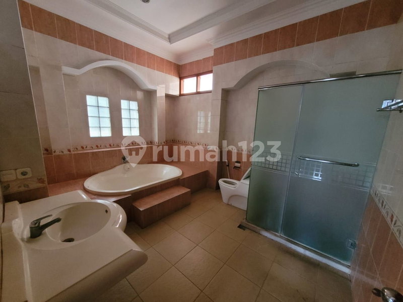 House for rent in Cimahi, Indonesia · 4 rooms, 3 baths