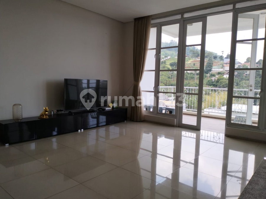 House for rent in Bandung, Indonesia · 4 rooms, 4 baths