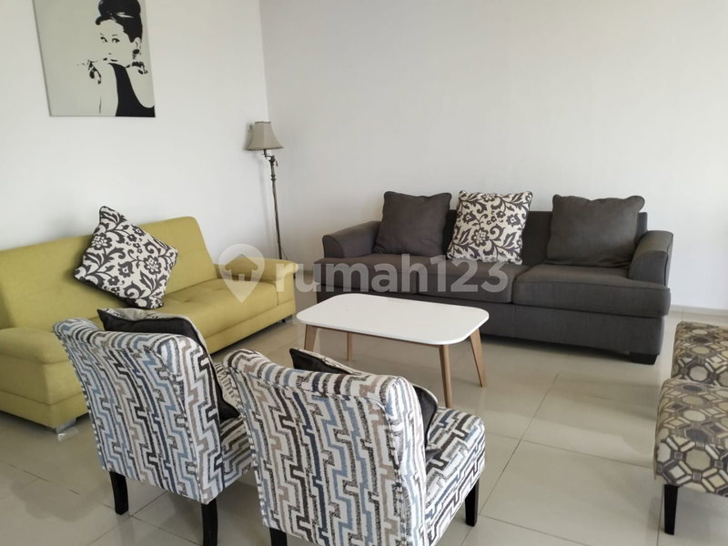 House for rent in Bandung, Indonesia · 4 rooms, 4 baths