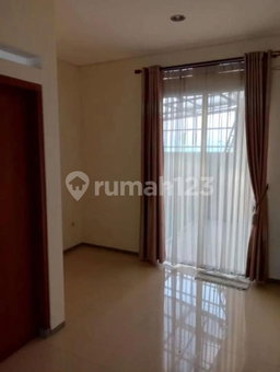 House for rent in Bandung, Indonesia · 5 rooms, 5 baths