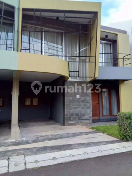 House for rent in Bandung, Indonesia · 5 rooms, 5 baths