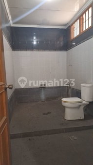 House for rent in Bandung, Indonesia · 4 rooms, 3 baths