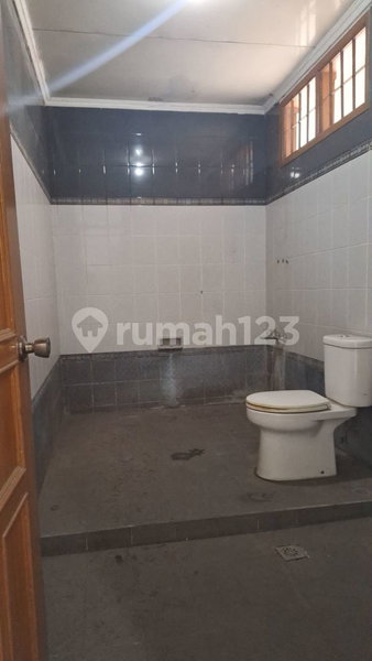 House for rent in Bandung, Indonesia · 4 rooms, 3 baths