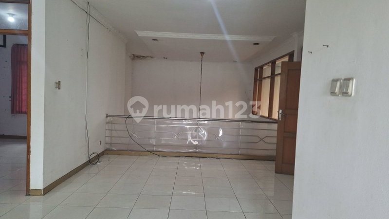 House for rent in Bandung, Indonesia · 4 rooms, 3 baths