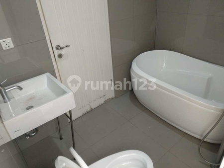 House for rent in Bandung, Indonesia · 3 rooms, 4 baths