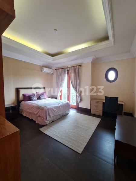 House for rent in Bandung, Indonesia · 4 rooms, 4 baths