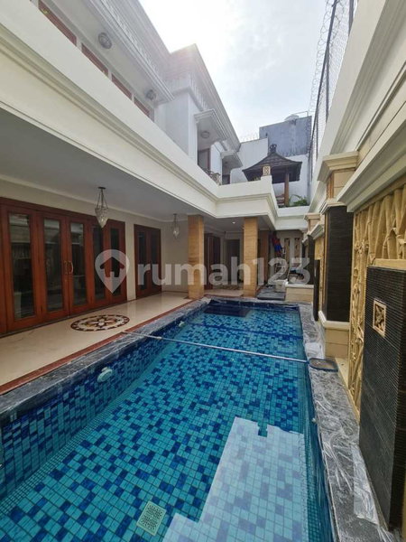 House for rent in Bandung, Indonesia · 4 rooms, 4 baths