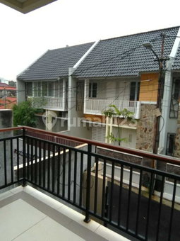 House for rent in Bandung, Indonesia · 3 rooms, 3 baths