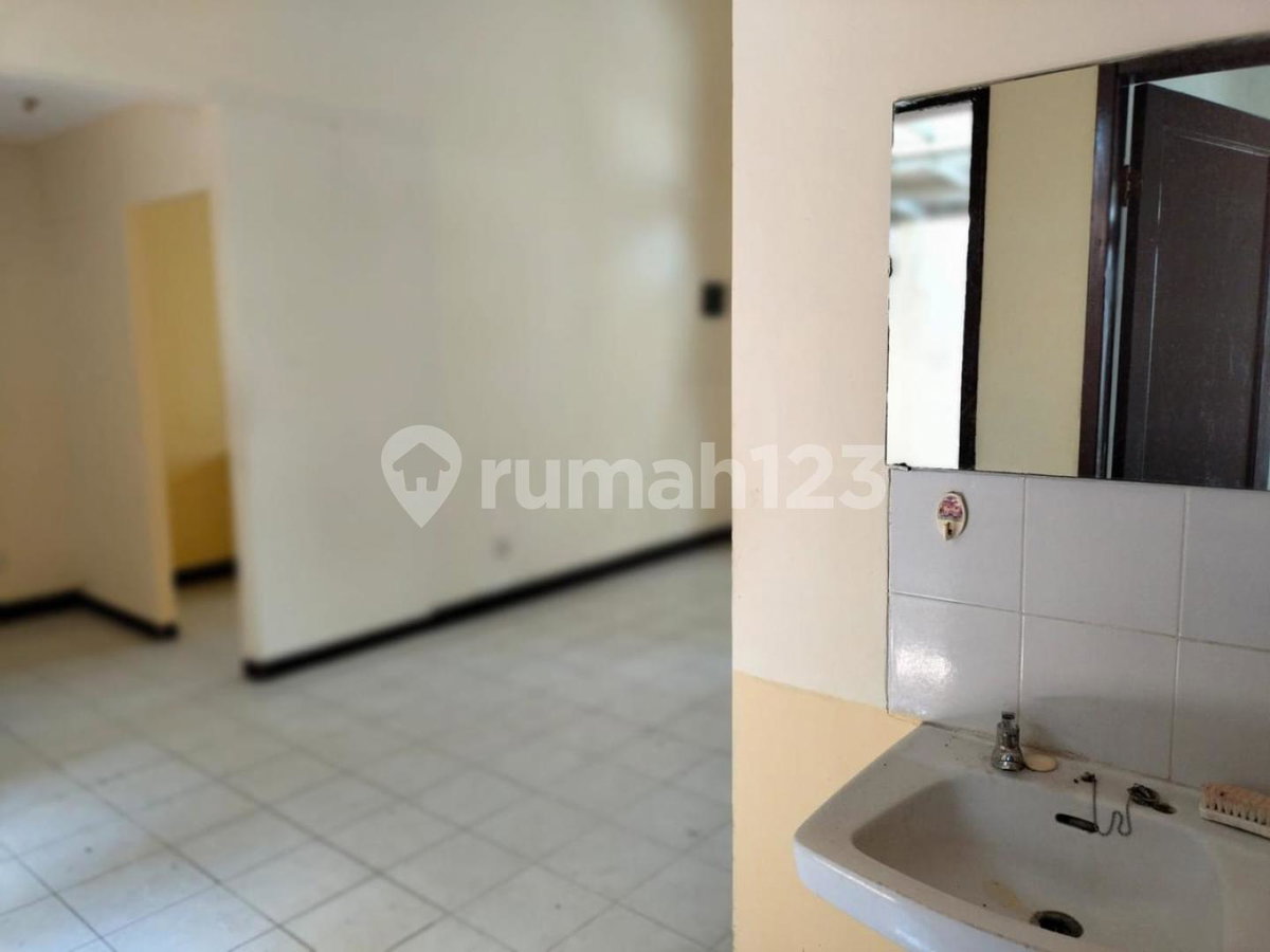 House for rent in Surabaya, Indonesia · 2 rooms, 1 bath