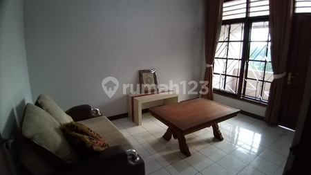 House for rent in Semarang, Indonesia · Mungkur Elephant · 6 rooms, 3 baths