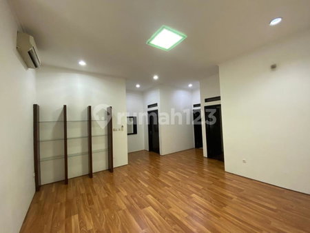 House for rent in Semarang, Indonesia · Mungkur Elephant · 4 rooms, 3 baths