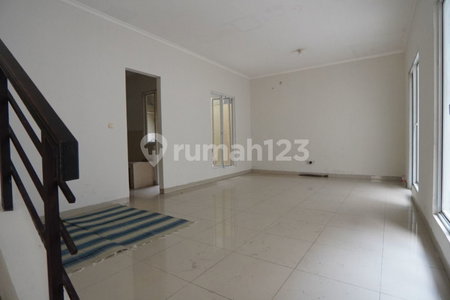 House for rent in Tangerang, Indonesia · Riding · 3 rooms, 3 baths