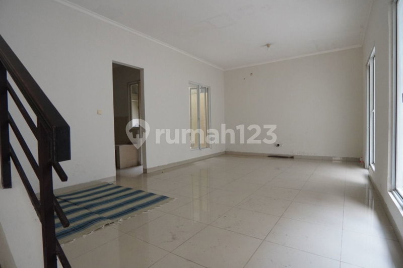 House for rent in Tangerang, Indonesia · Riding · 3 rooms, 3 baths