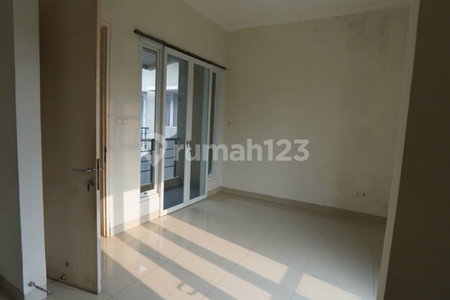 House for rent in Tangerang, Indonesia · Riding · 3 rooms, 3 baths