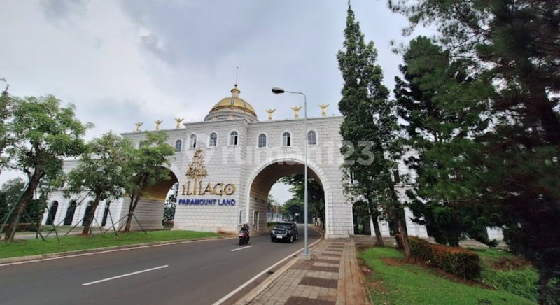 House for rent in Tangerang, Indonesia · Riding · 3 rooms, 3 baths