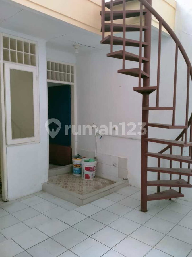 House for rent in Tangerang, Indonesia · Riding · 3 rooms, 3 baths