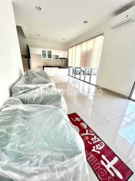 House for rent in Cikarang, Indonesia · 3 rooms, 2 baths