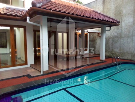 House for rent in Tangerang, Indonesia · 4 rooms, 3 baths